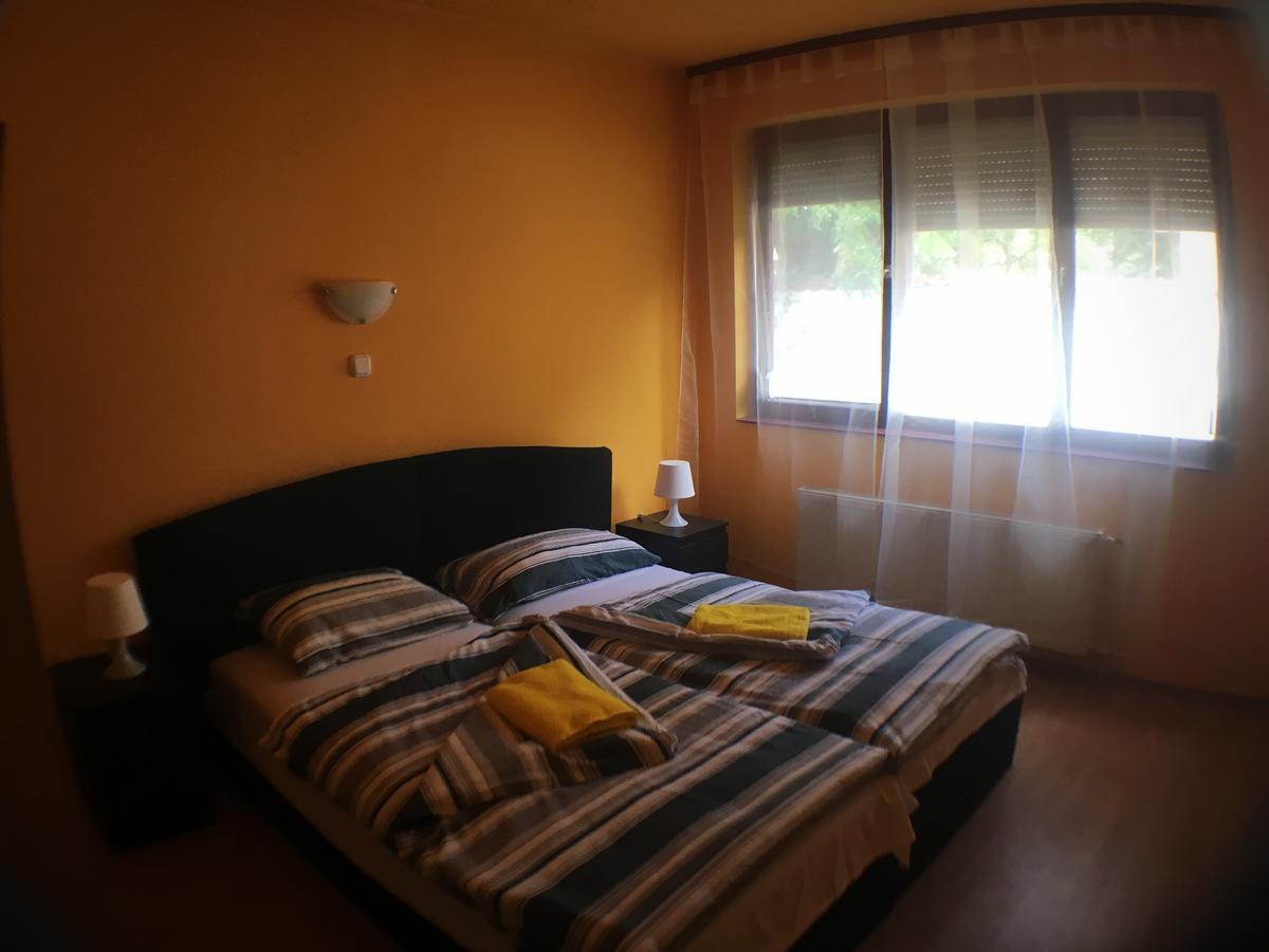 Palota Panzio Bed and Breakfast Boedapest Buitenkant foto
