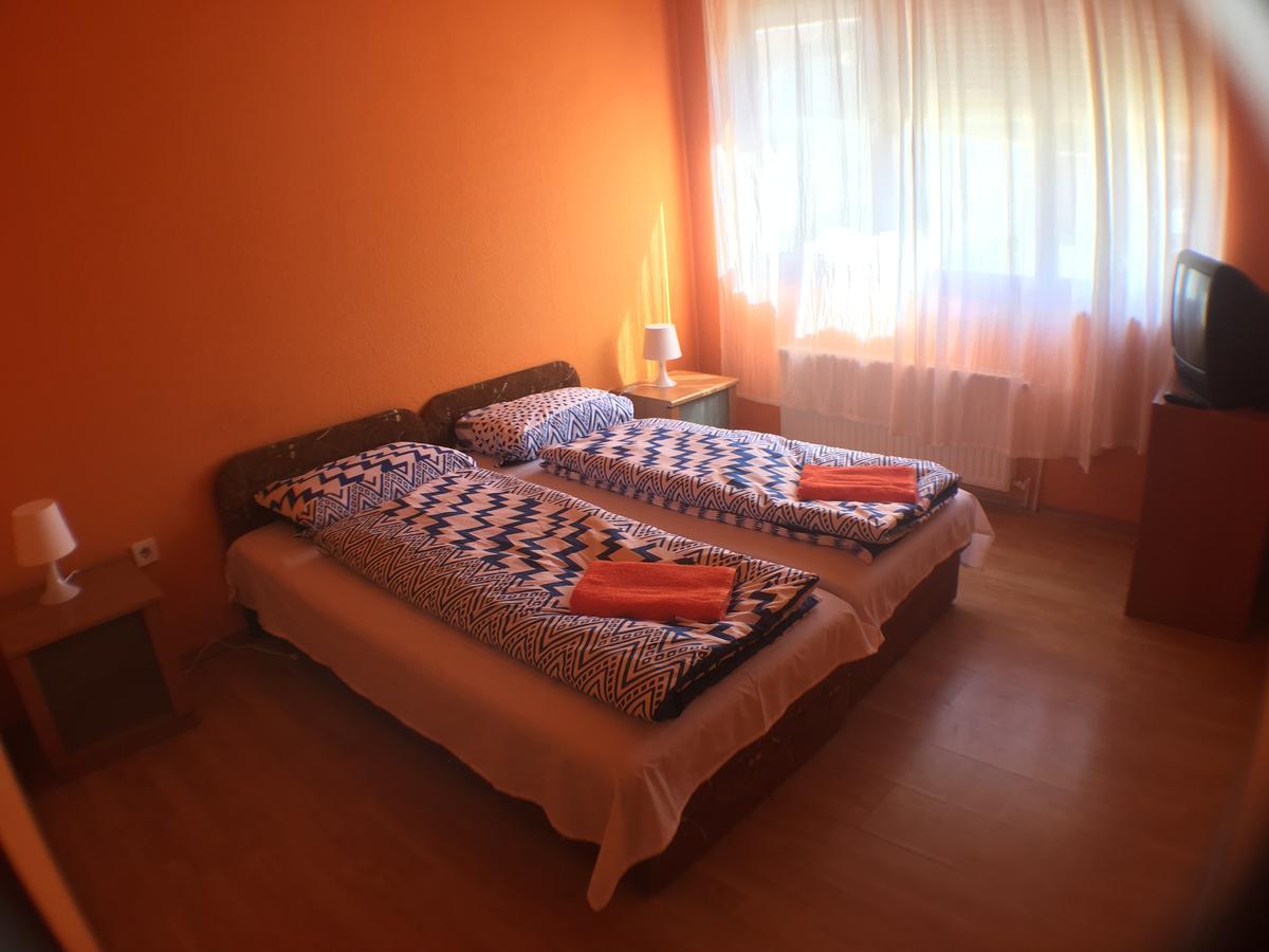 Palota Panzio Bed and Breakfast Boedapest Buitenkant foto