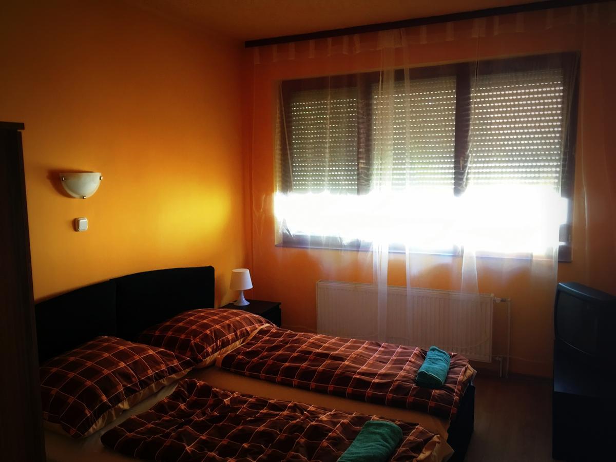 Palota Panzio Bed and Breakfast Boedapest Buitenkant foto