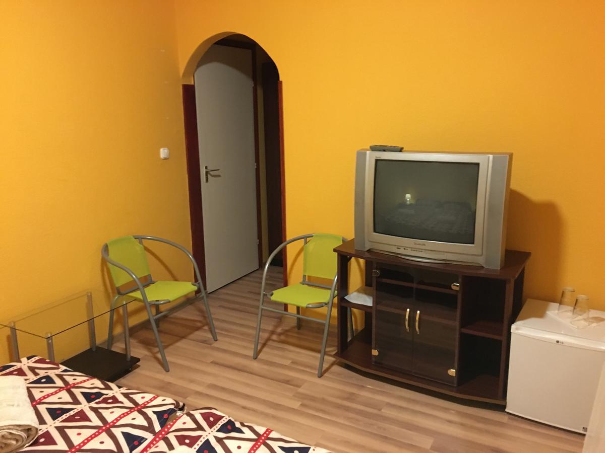 Palota Panzio Bed and Breakfast Boedapest Buitenkant foto